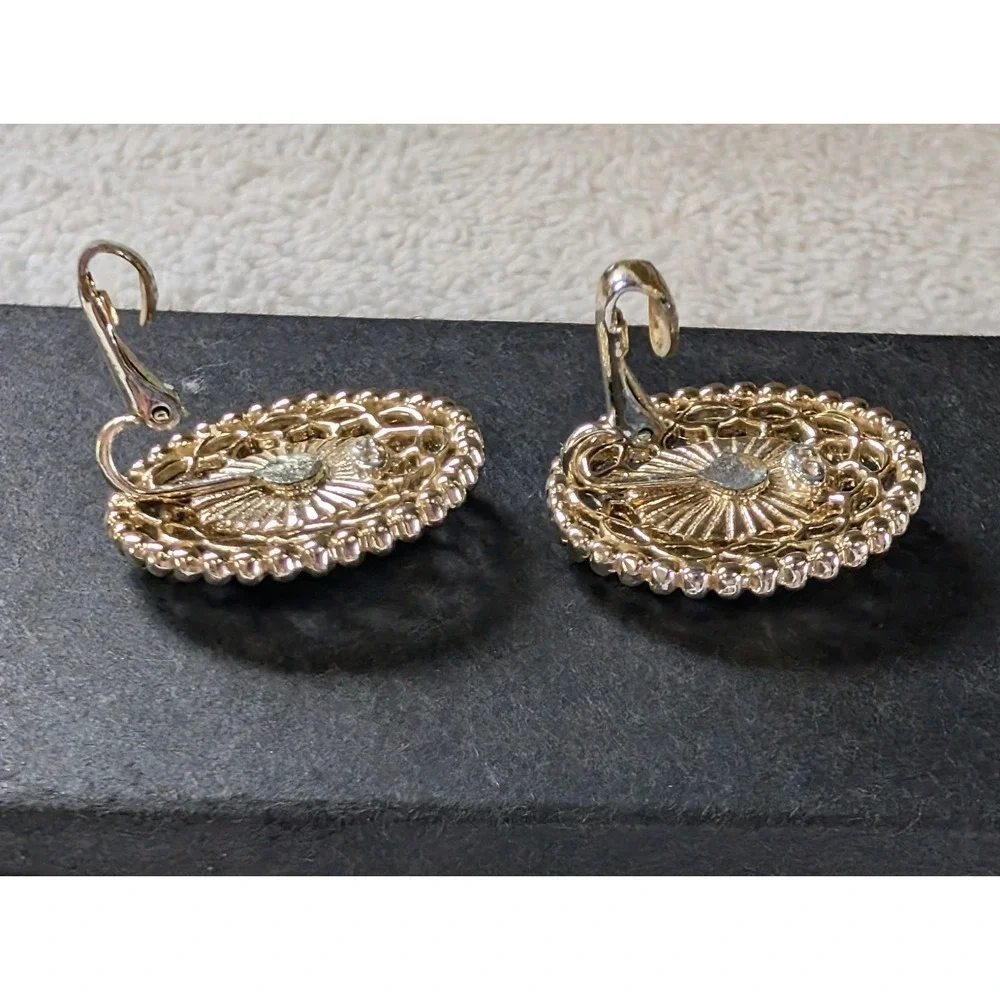 Vintage Sarah Coventry Blue Cameo Oval Pin Brooch Clip On Earring Set Filigree